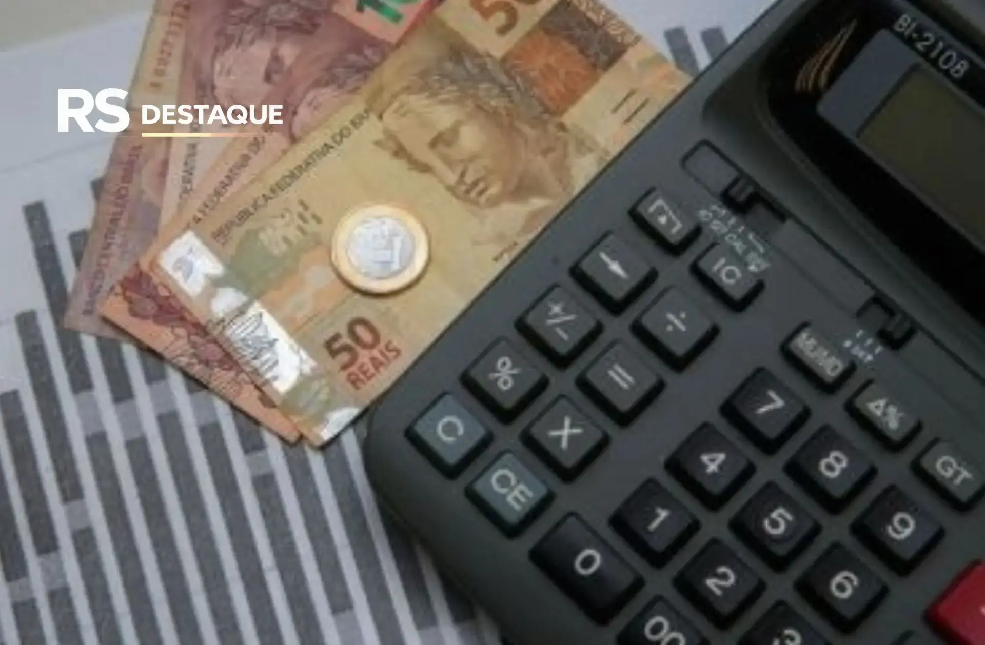 Dinheiro e Calculadora • Agência Brasil